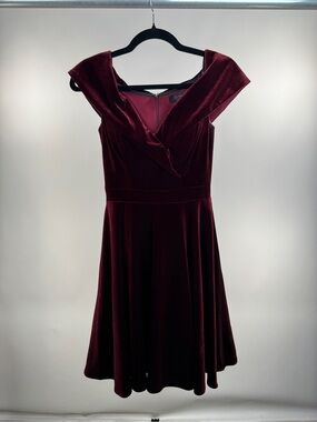 Aqua Dresses NWT Burgundy Velvet Off-Shoulder Cocktail Dress Size 0